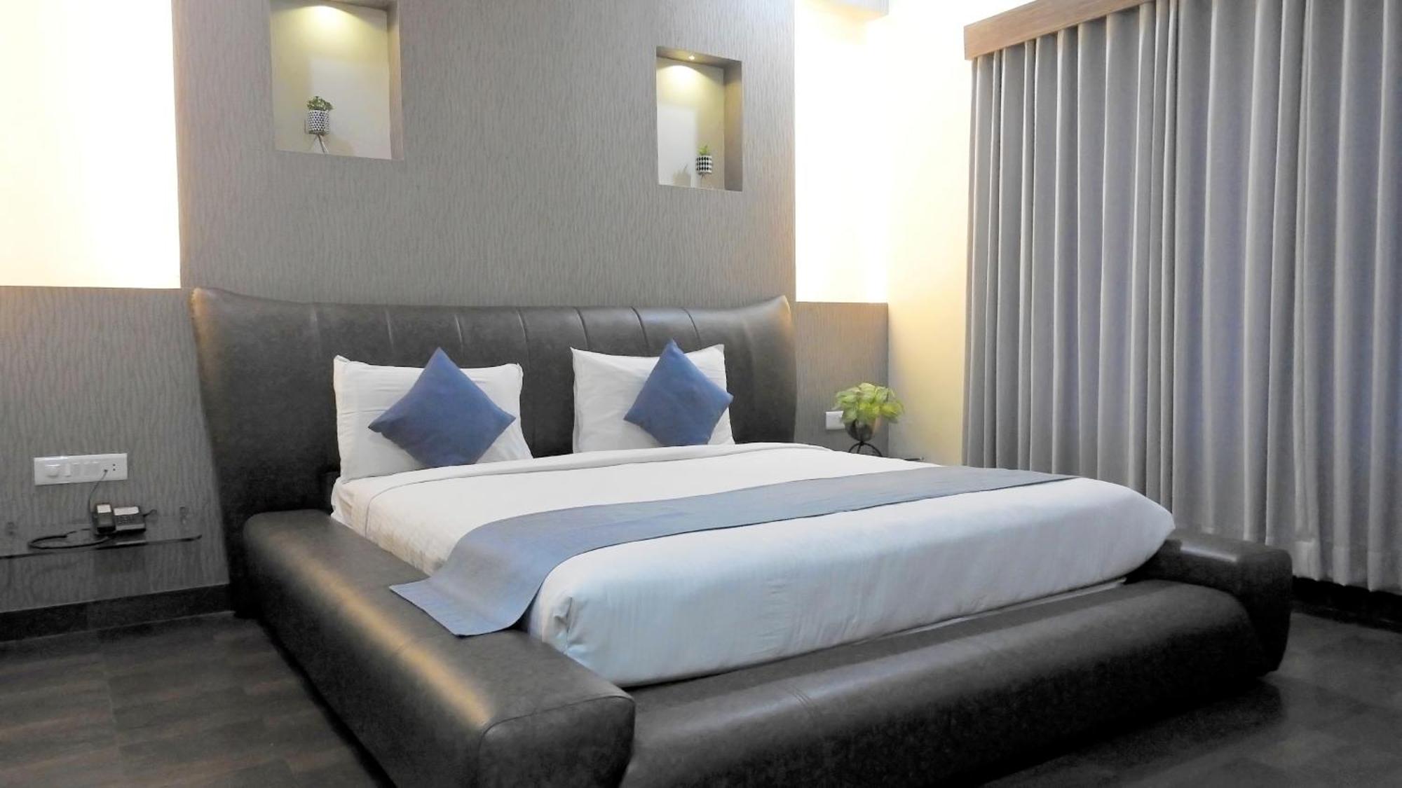 Hotel Sai Miracle Shirdi Dış mekan fotoğraf